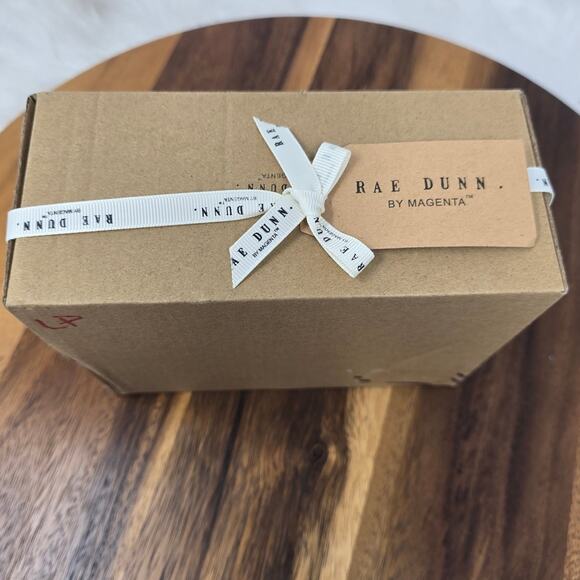 Rae Dunn "GIVE THANKS" Set Of 2 Gnomes Figurine Thanksgiving Tabletop Decor NIB - Picture 2 of 2